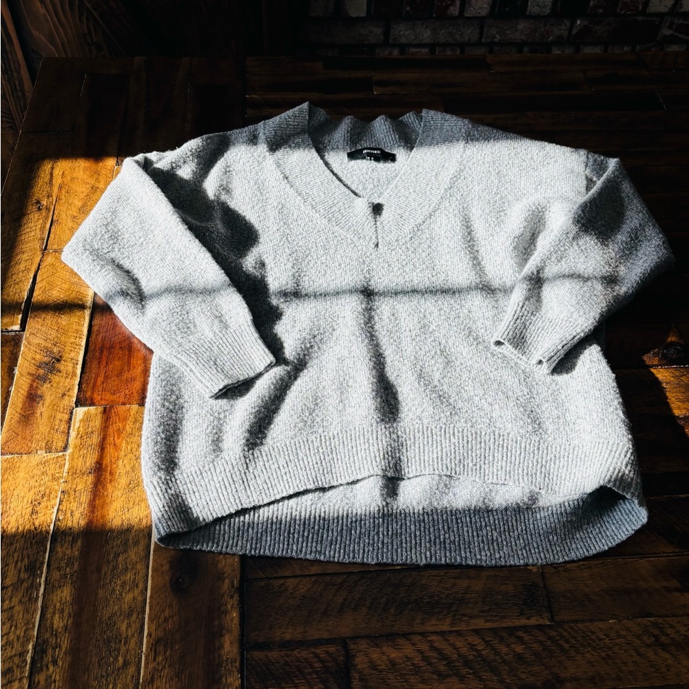 Forever 21 Gray V-Neck Women's Sweater